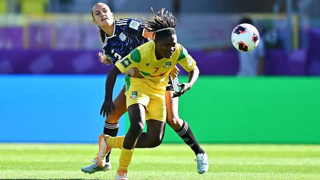 Romaine Gandonou competes with an opponent