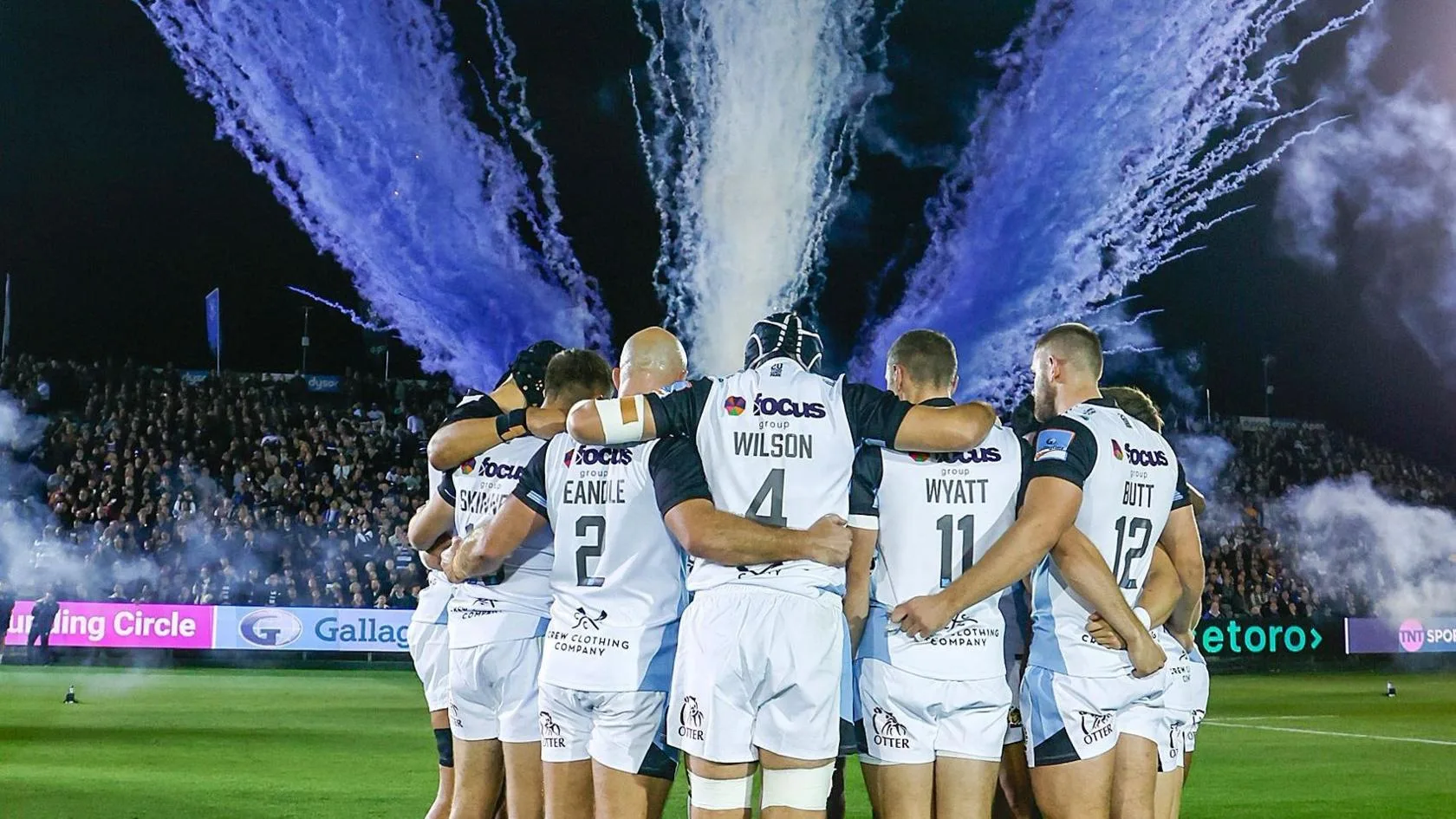 Bath huddle up before playing Exeter