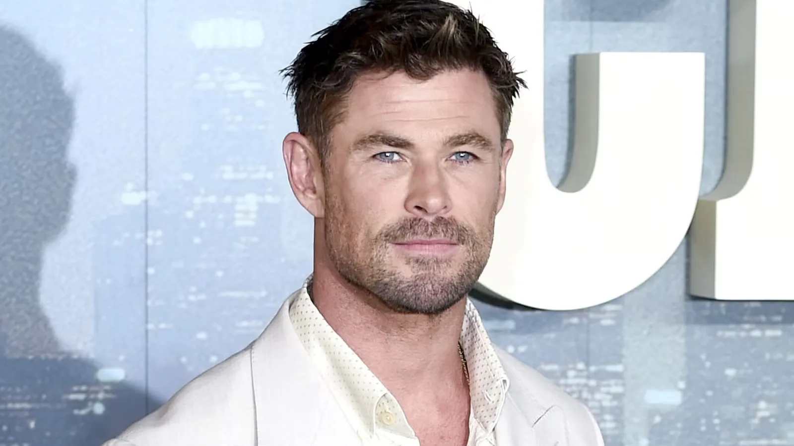 Netflix Officially Lands Chris Hemsworth’s 89% RT Sci-Fi Blockbuster