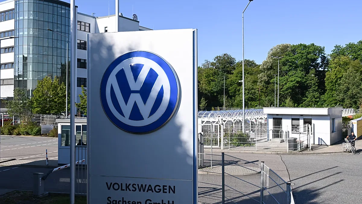 FILE. A view of the Volkswagen engine plant in Chemnitz, Germany, 27 Aug. 2026