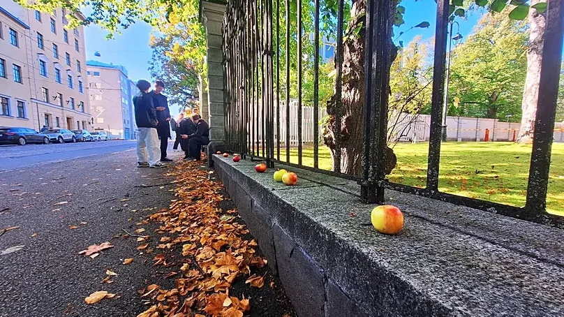 Voters came to polling stations with apples