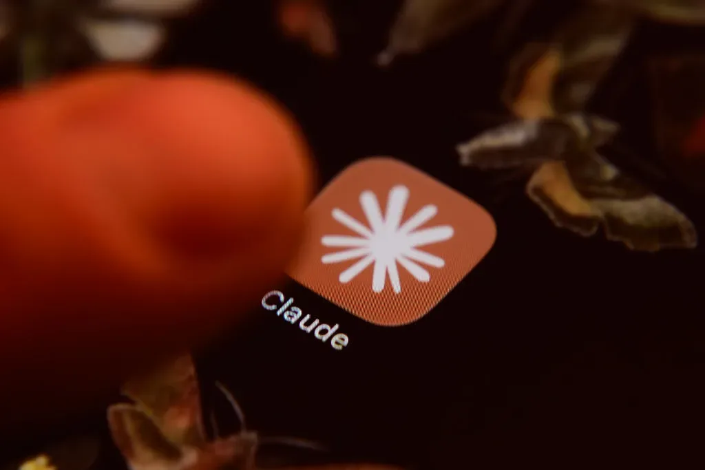 Anthropic is giving startups a free year of Claude Team and $1,000 in credits